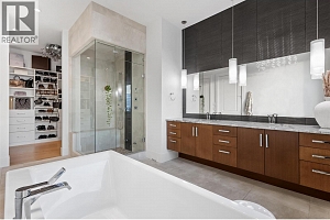 858 Clarance Avenue - Photo 34