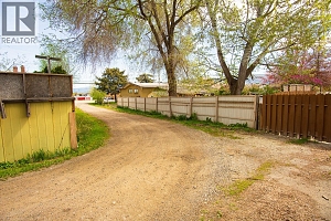 3606 Old Okanagan Highway - Photo 32