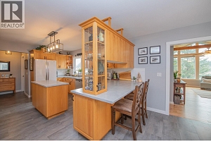 2506 Shuswap Avenue - Photo 10