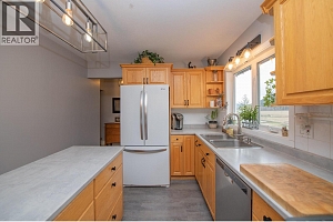 2506 Shuswap Avenue - Photo 14