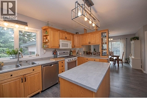 2506 Shuswap Avenue - Photo 15