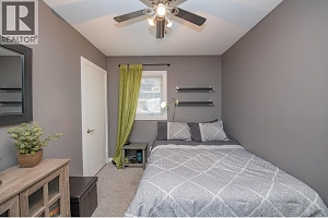 2506 Shuswap Avenue - Photo 19