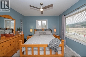 2506 Shuswap Avenue - Photo 20