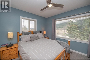 2506 Shuswap Avenue - Photo 21