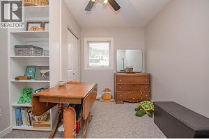 2506 Shuswap Avenue - Photo 23