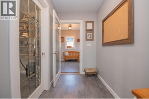 2506 Shuswap Avenue - Photo 26