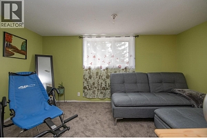 2506 Shuswap Avenue - Photo 29