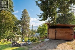 2506 Shuswap Avenue - Photo 36