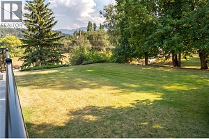 2506 Shuswap Avenue - Photo 43