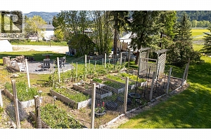 2506 Shuswap Avenue - Photo 44