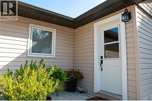 2506 Shuswap Avenue - Photo 53