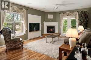 419 PROVIDENCE Avenue - Photo 2