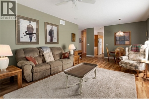 419 PROVIDENCE Avenue - Photo 3