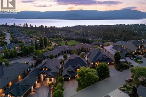 722 Marin Crescent - Photo 3
