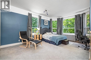 1805 32 Avenue - Photo 32