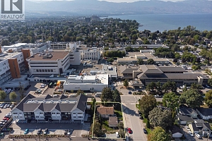 408 Royal Avenue - Photo 2