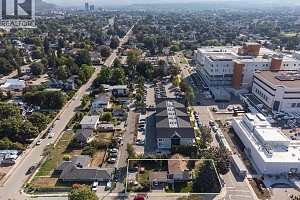 408 Royal Avenue - Photo 4