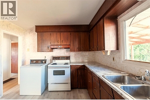 824 Grenfell Avenue - Photo 14