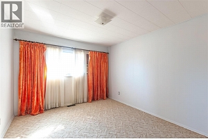 824 Grenfell Avenue - Photo 18