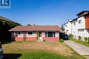 824 Grenfell Avenue - Photo 2