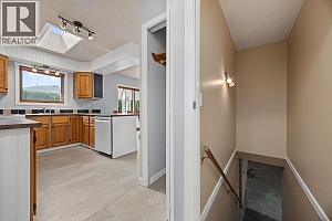 2625 Catherine Crescent - Photo 12