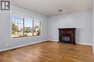 2625 Catherine Crescent - Photo 14