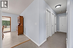 2625 Catherine Crescent - Photo 17