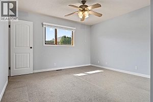 2625 Catherine Crescent - Photo 18