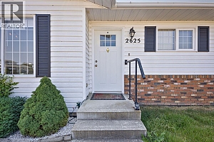2625 Catherine Crescent - Photo 4