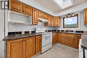 2625 Catherine Crescent - Photo 7