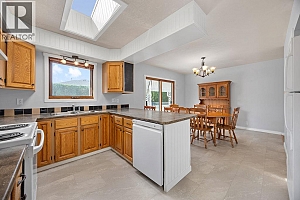 2625 Catherine Crescent - Photo 9