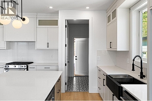8928 Tavistock Road - Photo 32