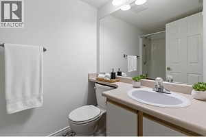 265 Snowsell Street Unit# 101 - Photo 10