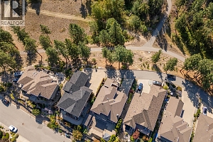 755 South Crest Drive - Photo 4