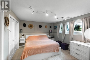 605 Stirling Road - Photo 18