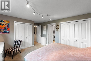 605 Stirling Road - Photo 19