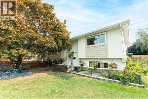 605 Stirling Road - Photo 2
