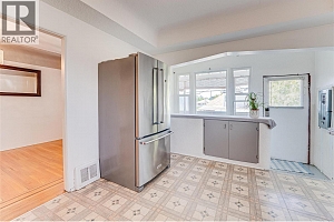 2208 32 Street - Photo 6