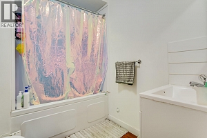 980 Coronation Avenue - Photo 8