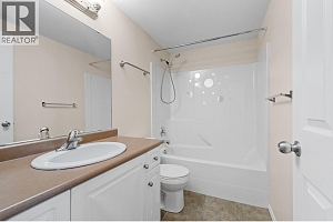 1320 Graham Street - Photo 11