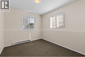 1320 Graham Street - Photo 16