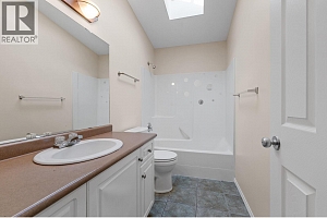 1320 Graham Street - Photo 18