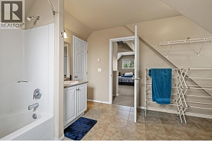 1320 Graham Street - Photo 36