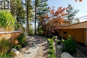 1642 West Kelowna Road - Photo 4