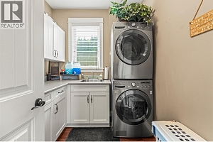 2955 Okanagan Street - Photo 35