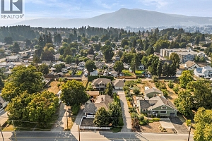 2955 Okanagan Street - Photo 86