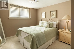 4768 CARMEL Crescent - Photo 36