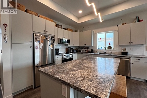 1029 10th Avenue - Photo 8