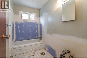 724 Arbutus Road - Photo 16