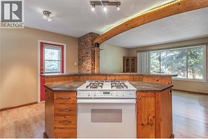 724 Arbutus Road - Photo 5